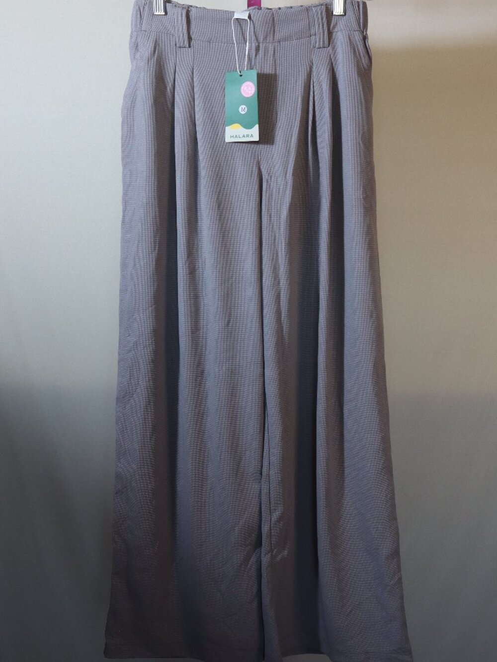 Halara Wide Leg Dress Pants, Pleaded, pockets Light Grey - Medium